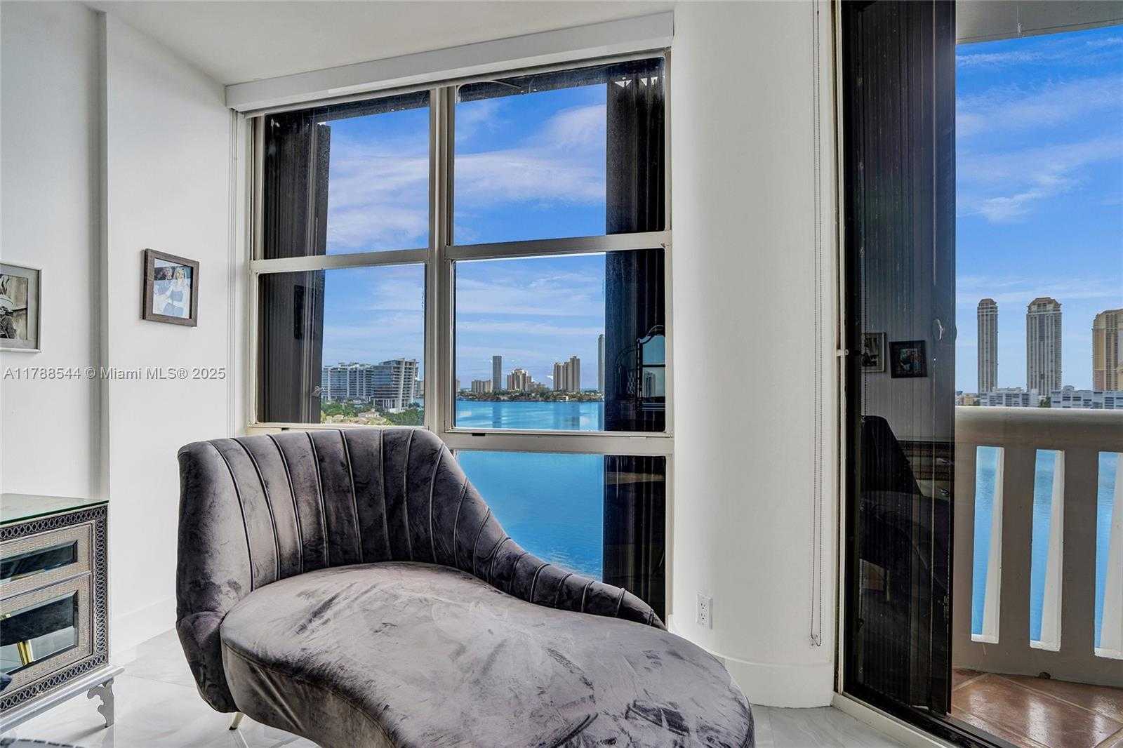 Small Image of 3000 ISLAND BLVD #1106, Aventura Number 29
