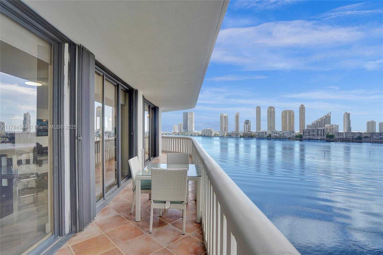 Small Image of 3000 ISLAND BLVD #1106, Aventura Number 38