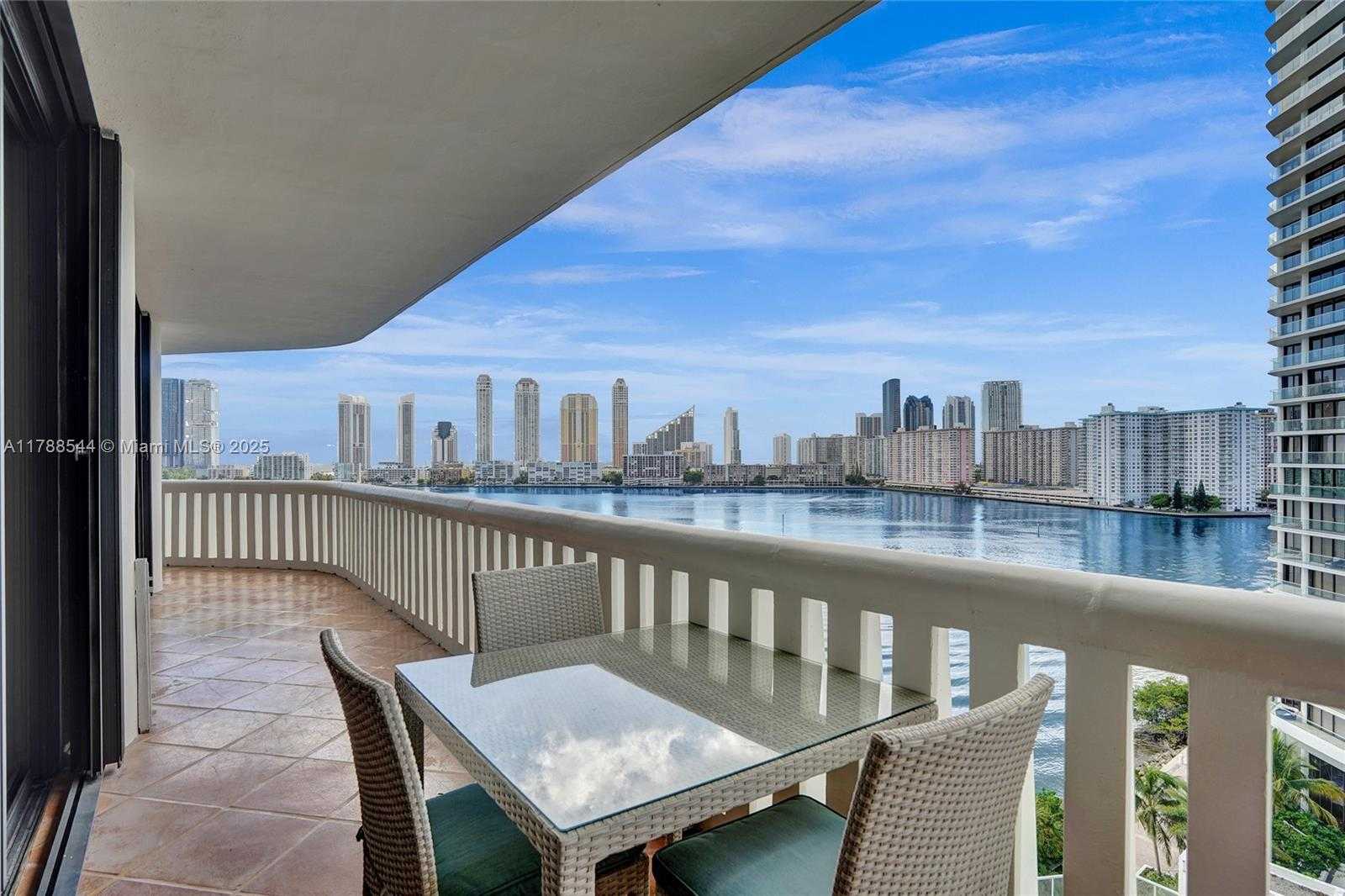 Small Image of 3000 ISLAND BLVD #1106, Aventura Number 43