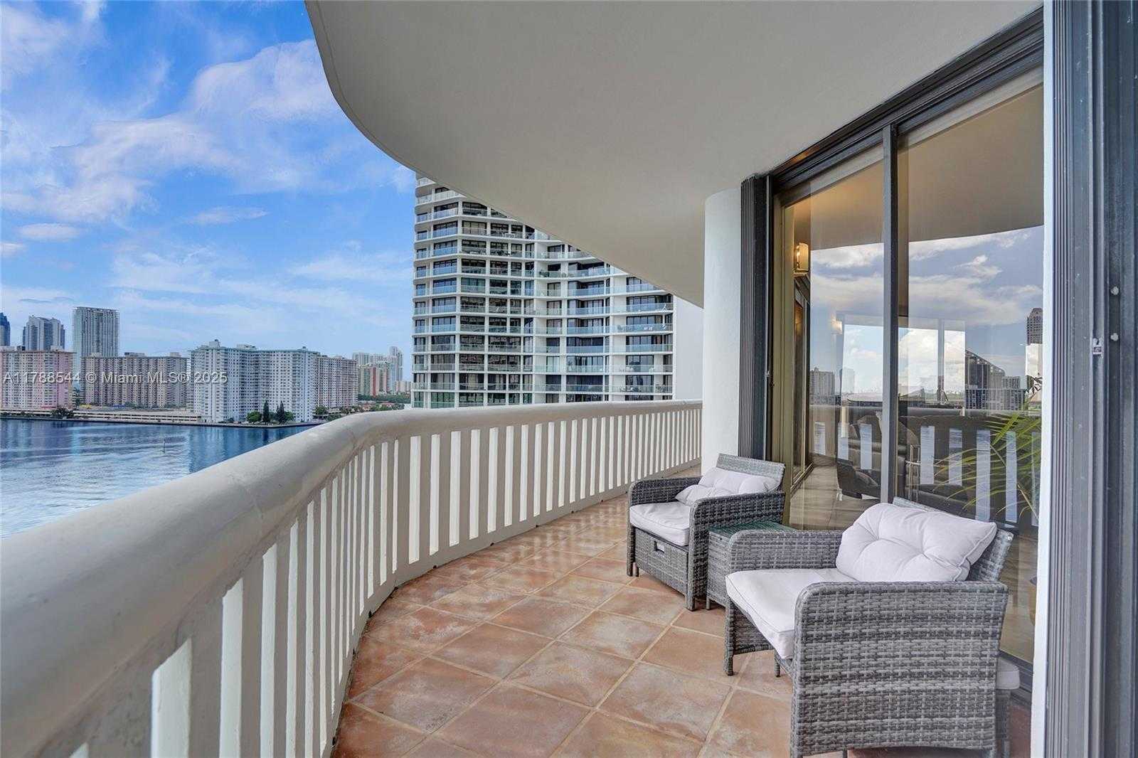 Small Image of 3000 ISLAND BLVD #1106, Aventura Number 47