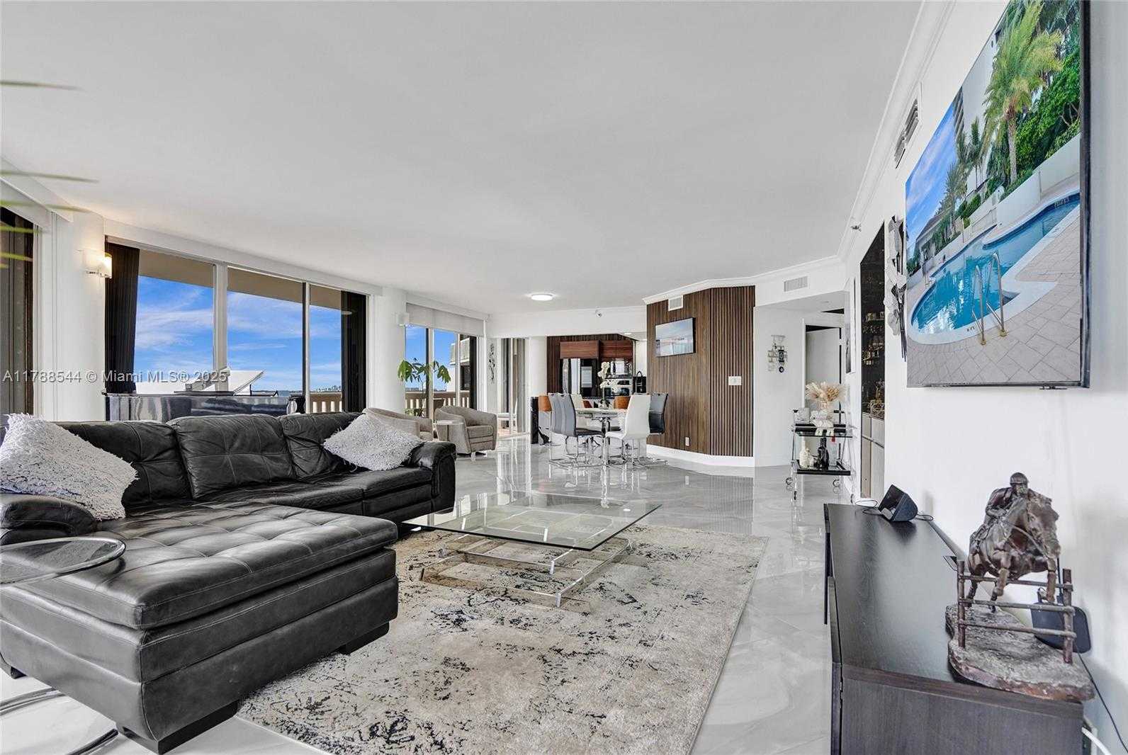 Small Image of 3000 ISLAND BLVD #1106, Aventura Number 5