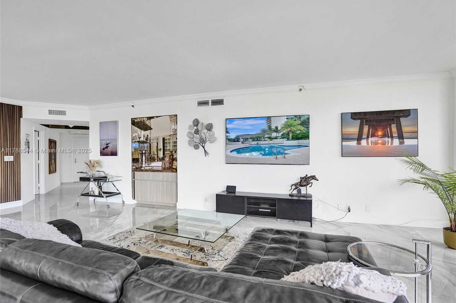 Small Image of 3000 ISLAND BLVD #1106, Aventura Number 6