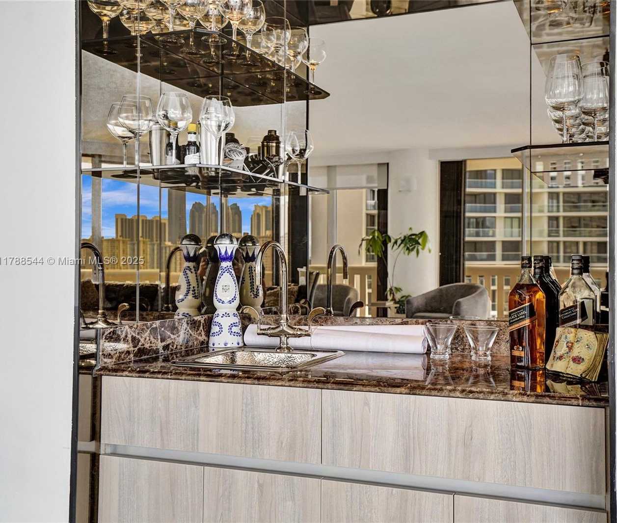 Small Image of 3000 ISLAND BLVD #1106, Aventura Number 8