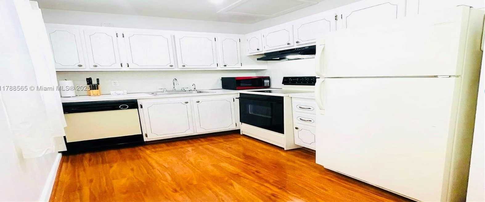 Small Image of 497 WEST TILFORD W #W, Deerfield Beach Number 5