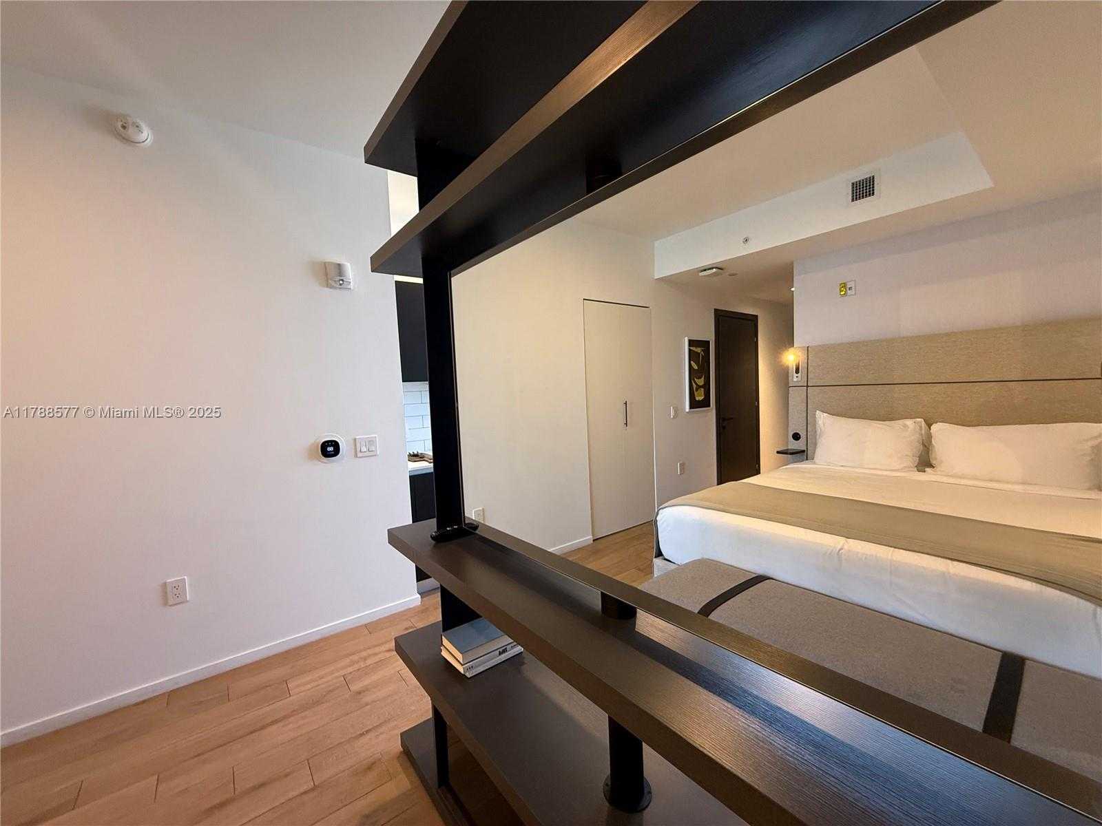 Small Image of 398 NORTH EAST 5TH ST #2805, Miami Number 27