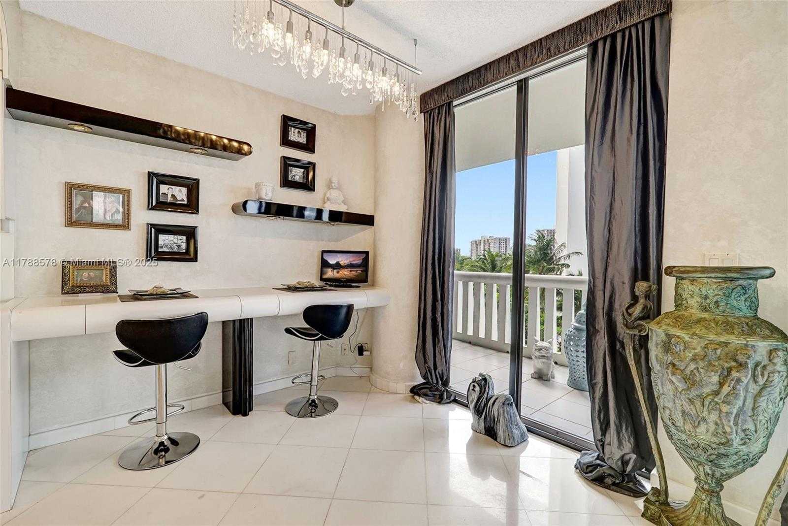 Small Image of 3000 ISLAND BLVD #706, Aventura Number 36