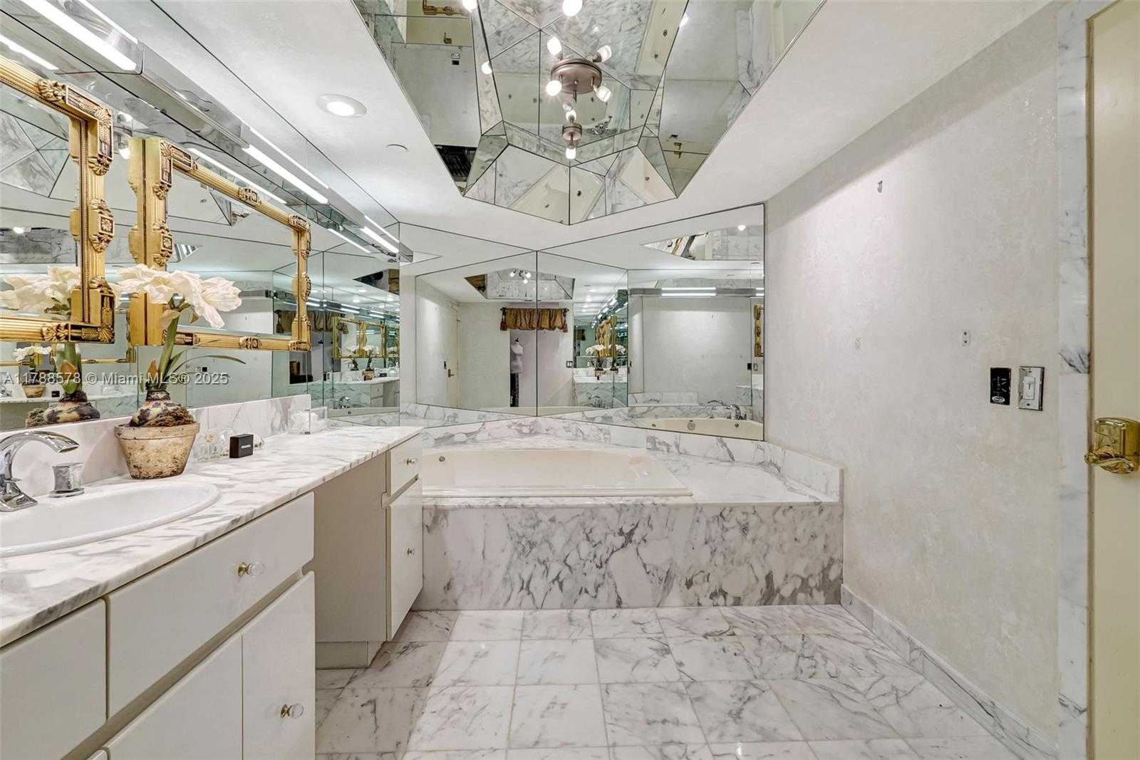 Small Image of 3000 ISLAND BLVD #706, Aventura Number 46