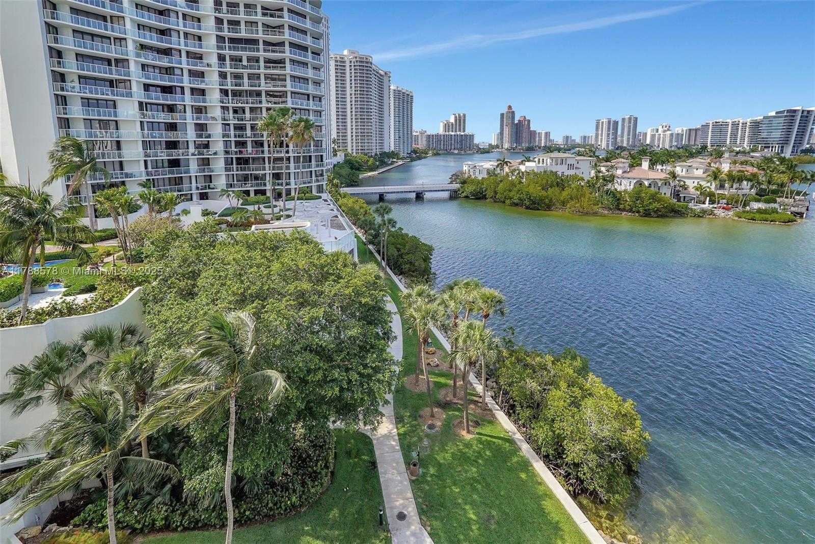 Small Image of 3000 ISLAND BLVD #706, Aventura Number 58