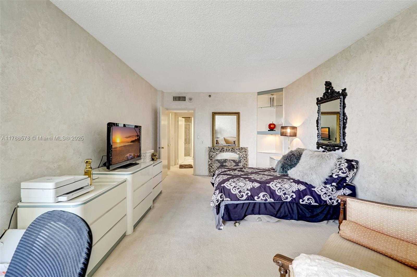 Small Image of 3000 ISLAND BLVD #706, Aventura Number 60