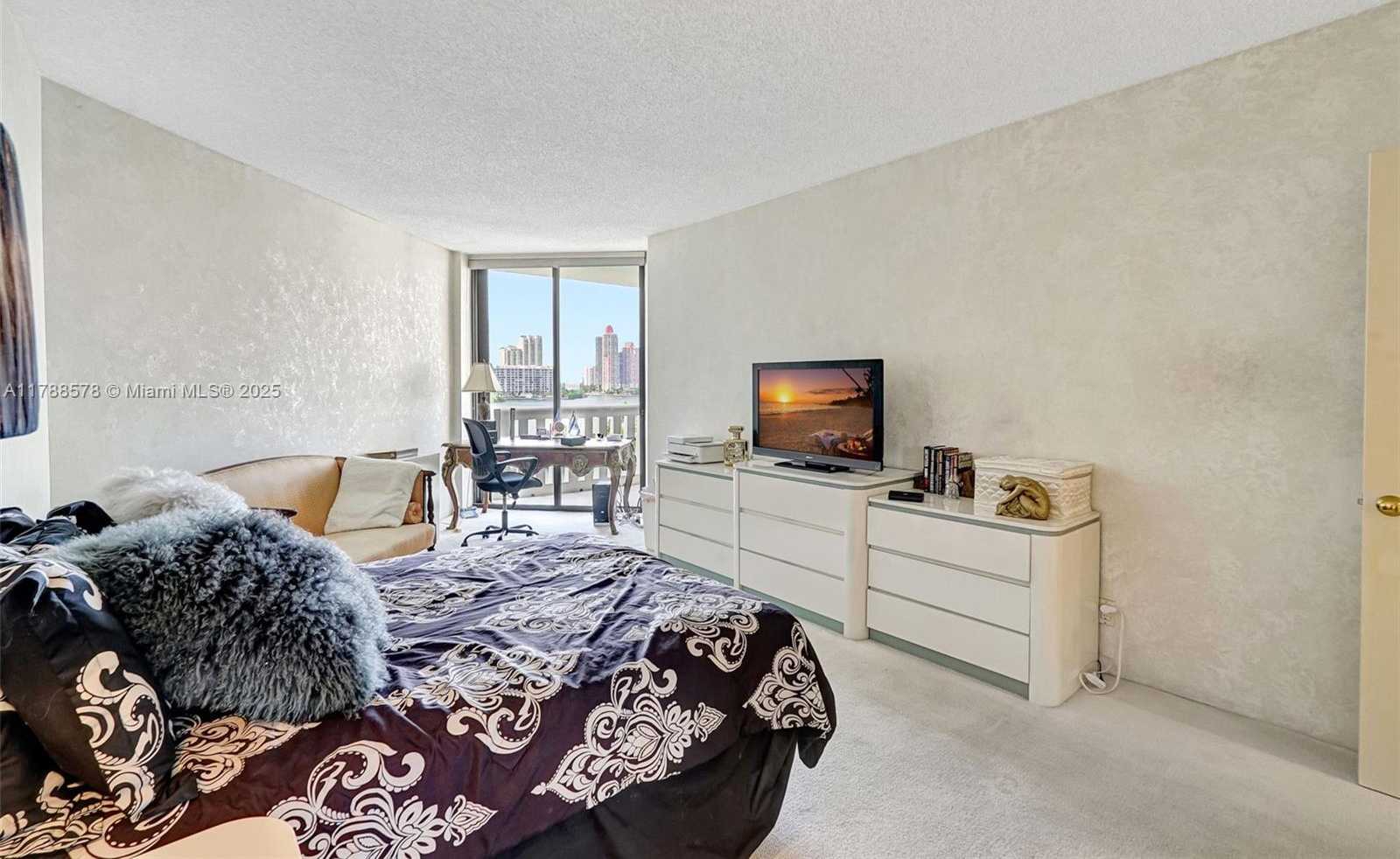 Small Image of 3000 ISLAND BLVD #706, Aventura Number 61