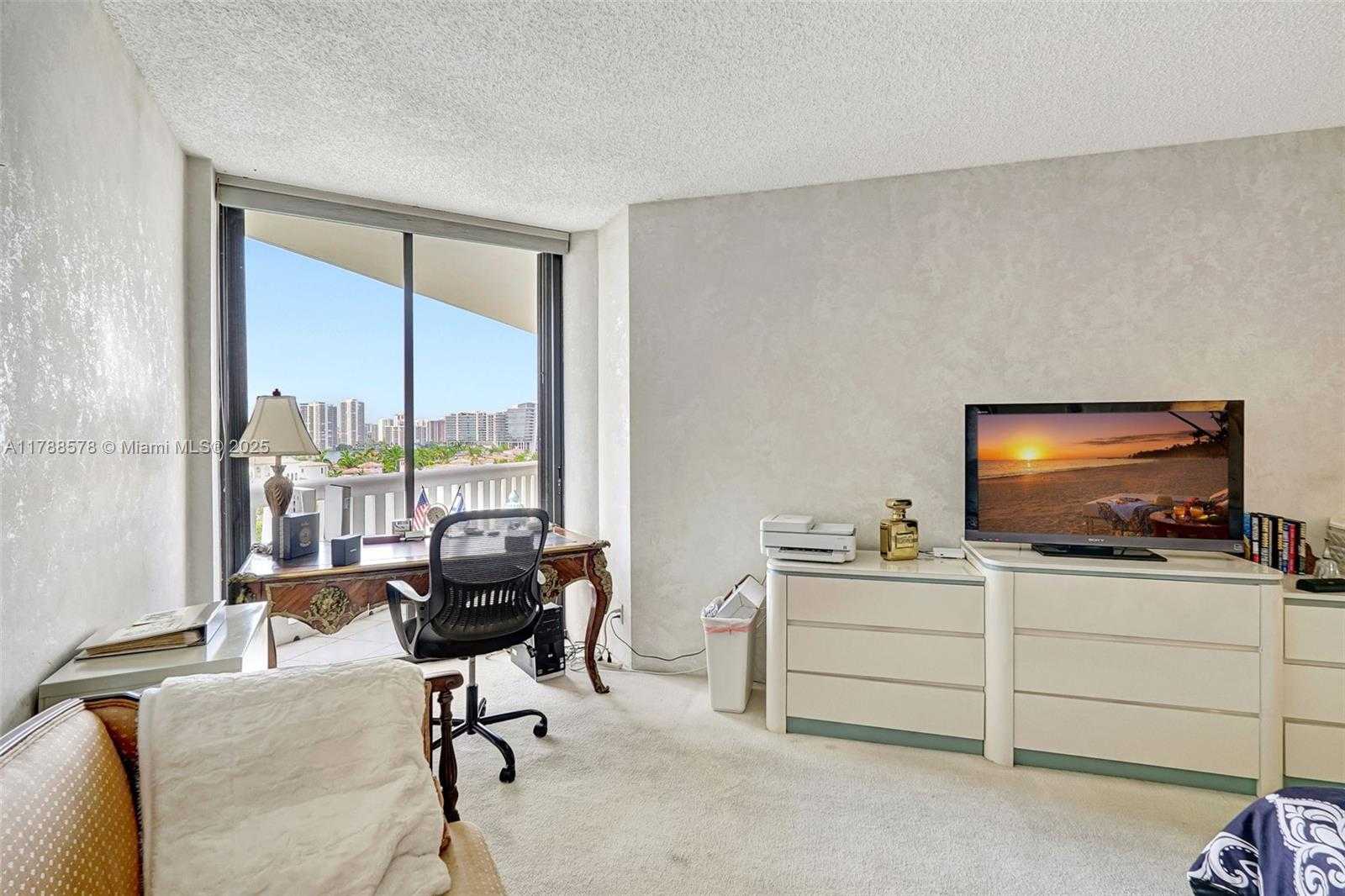 Small Image of 3000 ISLAND BLVD #706, Aventura Number 62