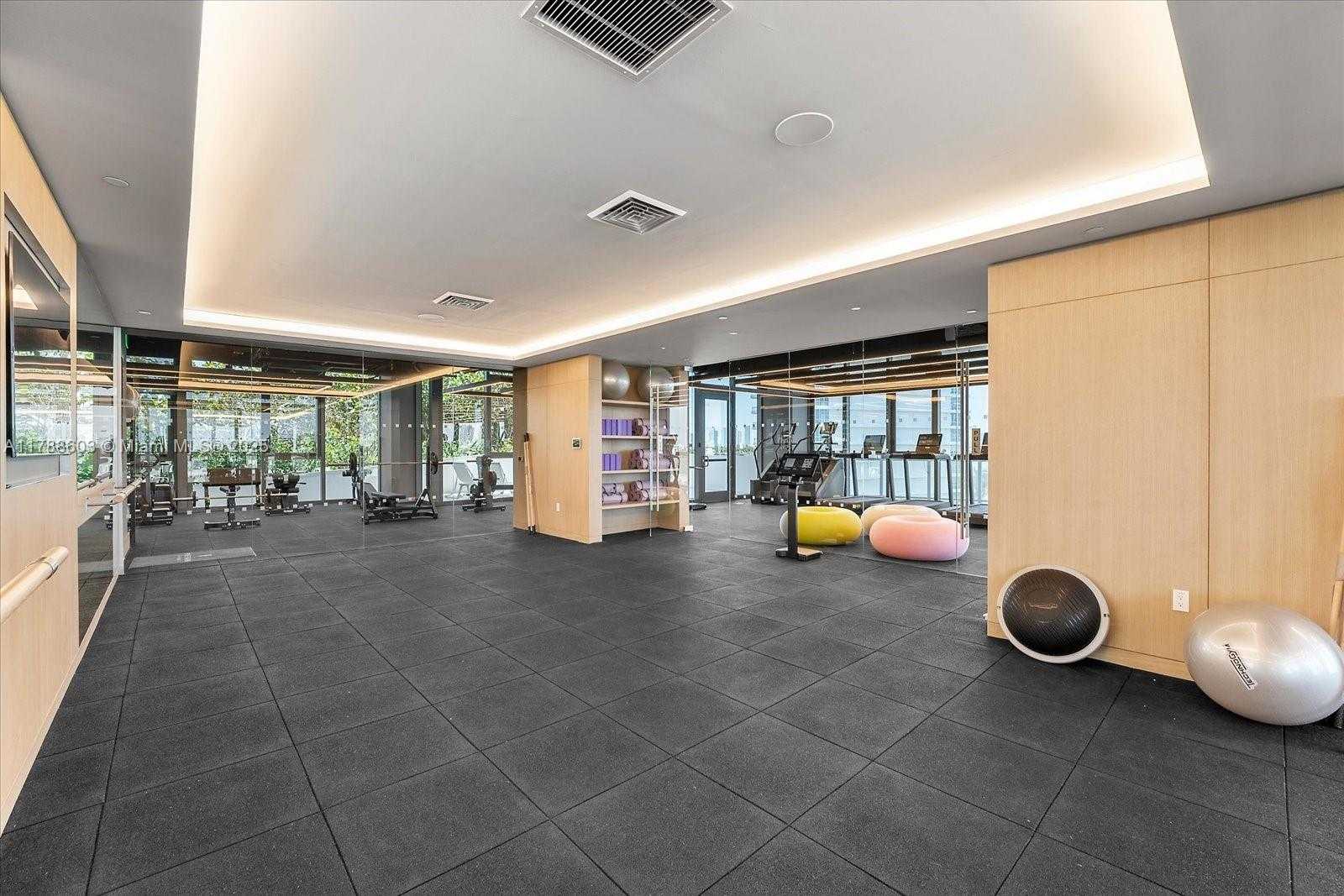 Small Image of 500 ALTON RD #1105, Miami Beach Number 30