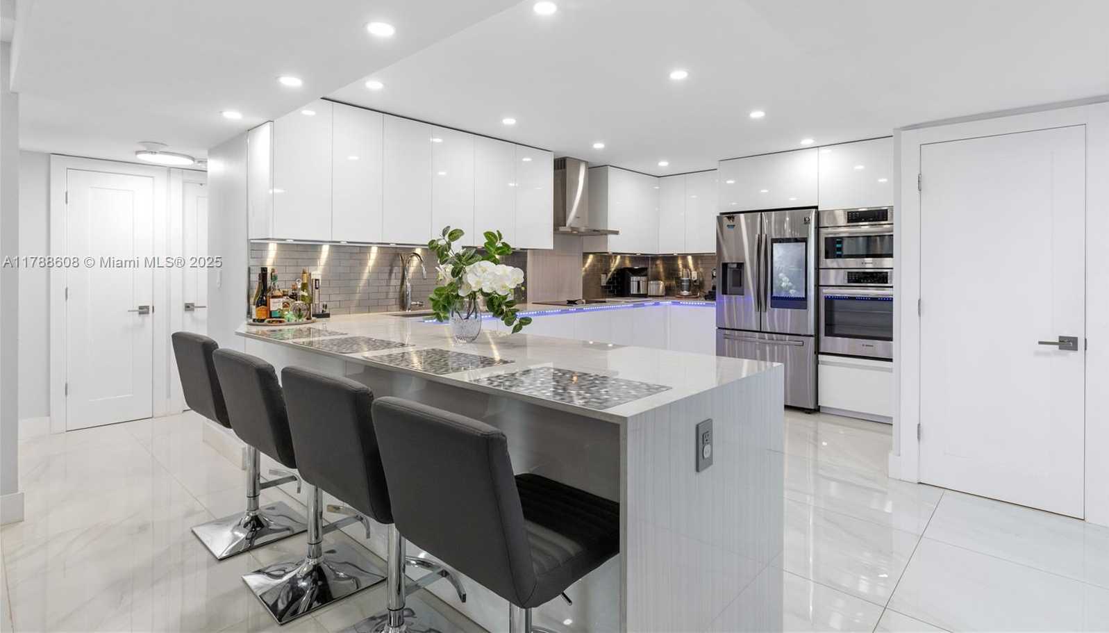 Small Image of 2500 PARKVIEW DR #1121, Hallandale Beach Number 13