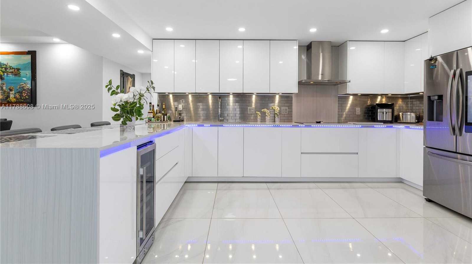 Small Image of 2500 PARKVIEW DR #1121, Hallandale Beach Number 19