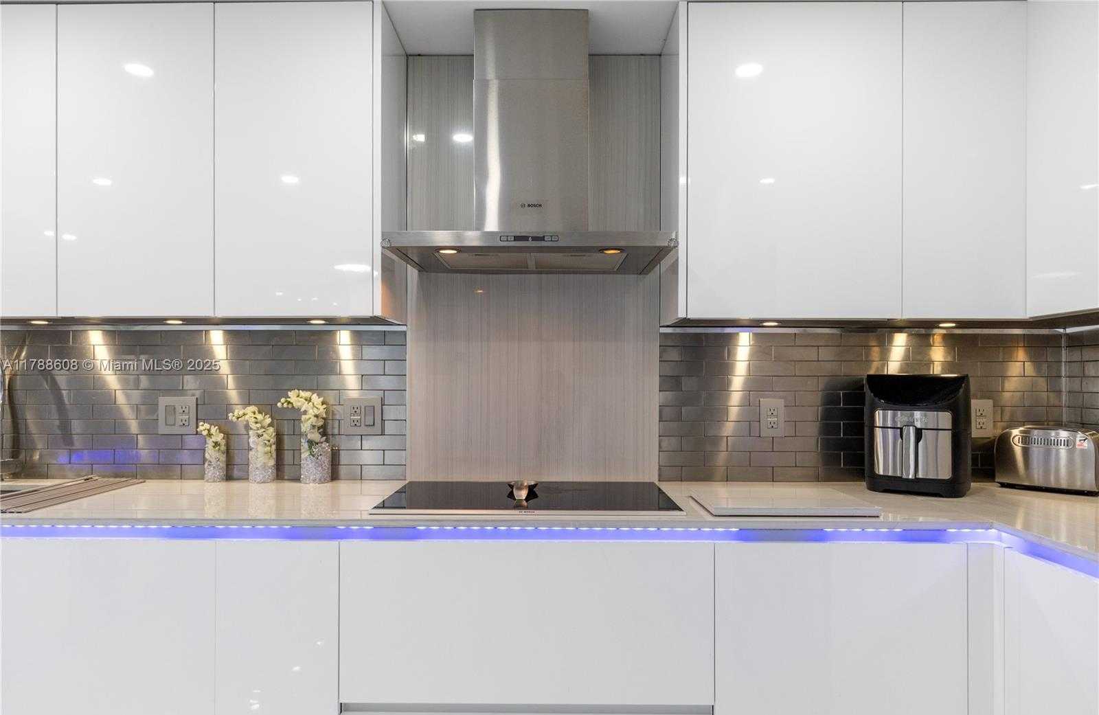 Small Image of 2500 PARKVIEW DR #1121, Hallandale Beach Number 22