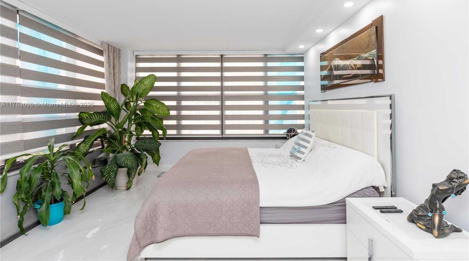 Small Image of 2500 PARKVIEW DR #1121, Hallandale Beach Number 23