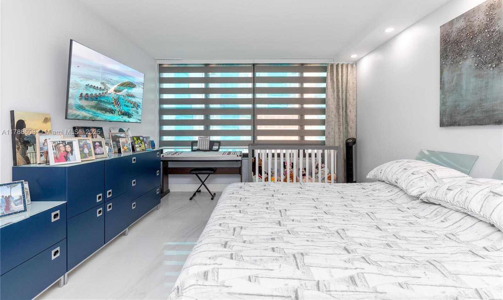 Small Image of 2500 PARKVIEW DR #1121, Hallandale Beach Number 29