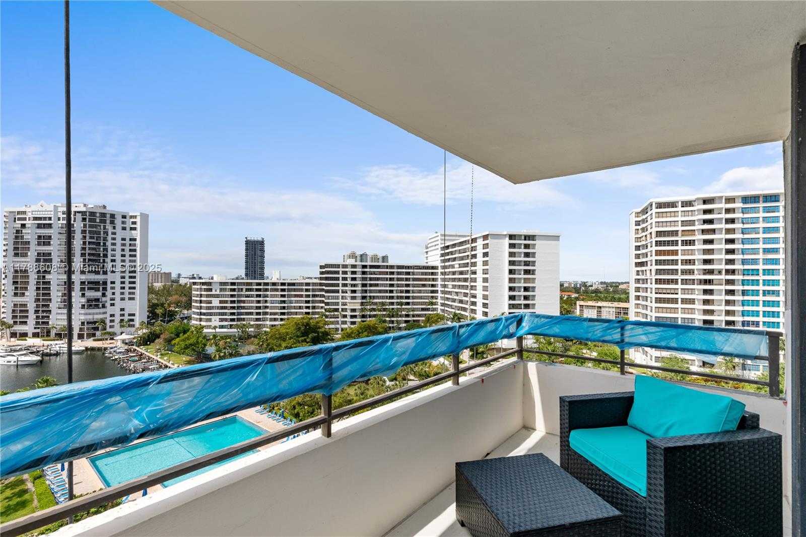 Small Image of 2500 PARKVIEW DR #1121, Hallandale Beach Number 5