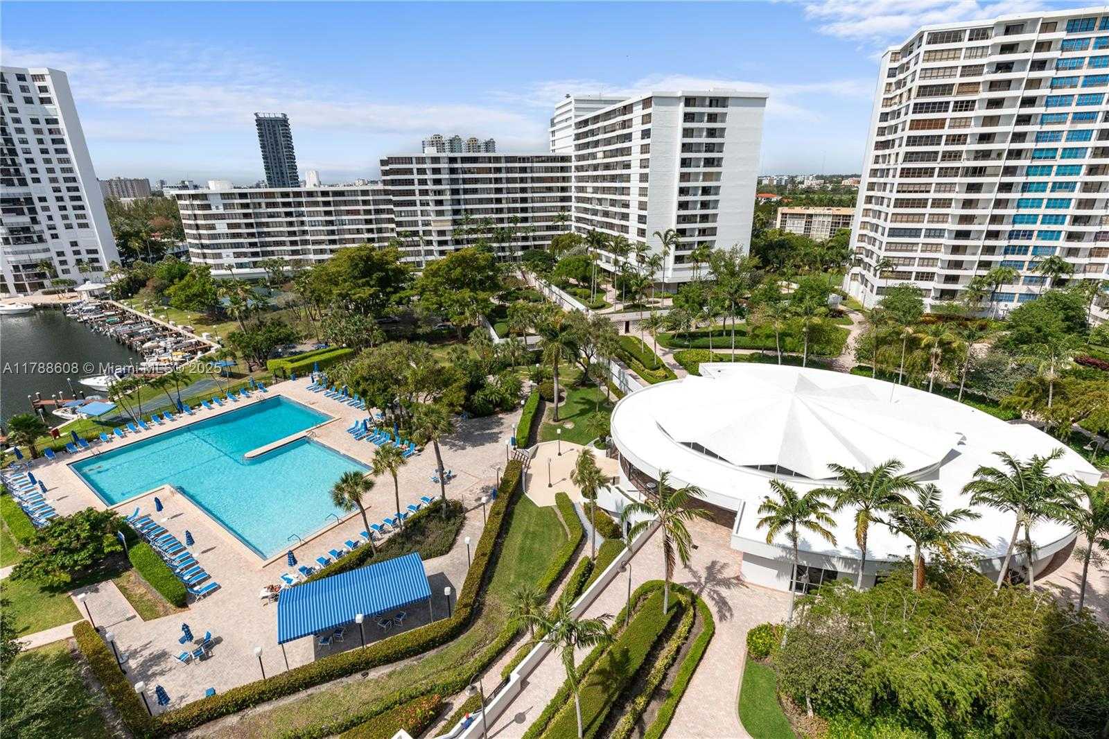 Small Image of 2500 PARKVIEW DR #1121, Hallandale Beach Number 6