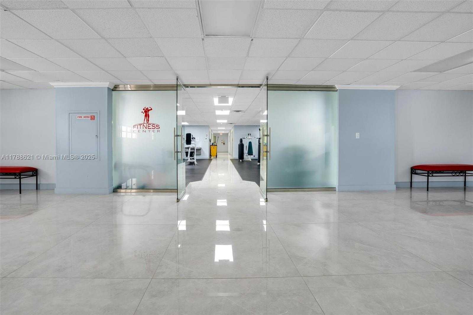 Small Image of 600 PARKVIEW DR #422(+DEN), Hallandale Beach Number 27