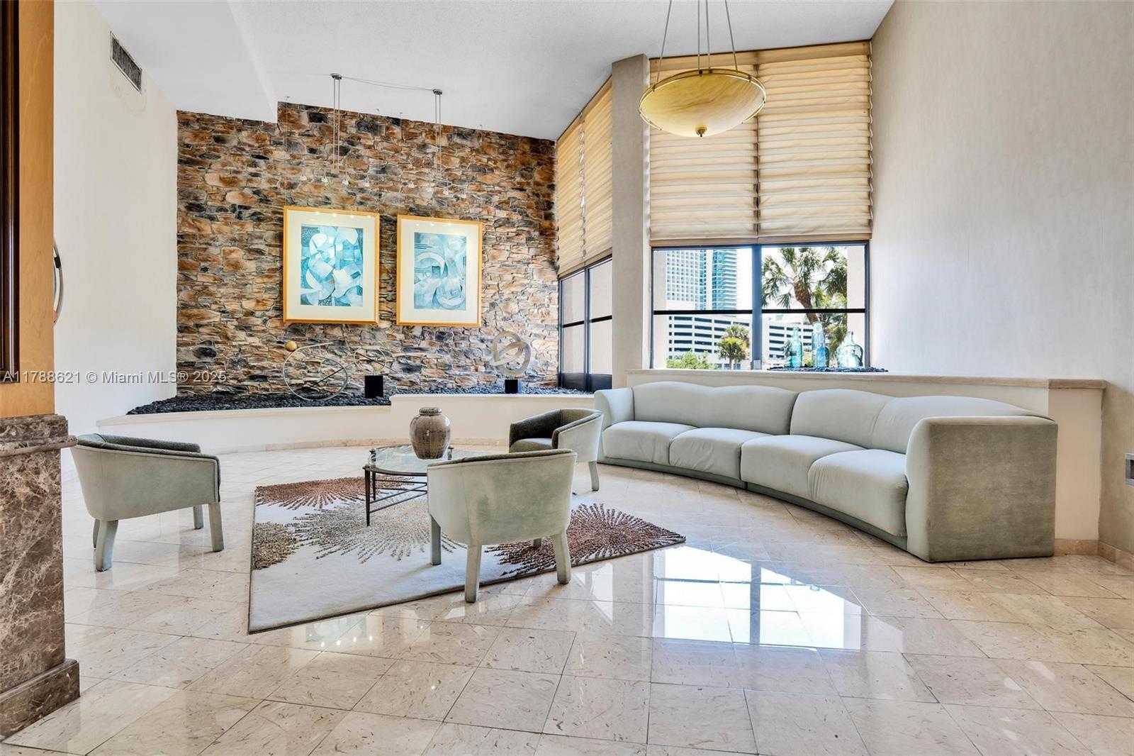 Small Image of 600 PARKVIEW DR #422(+DEN), Hallandale Beach Number 29