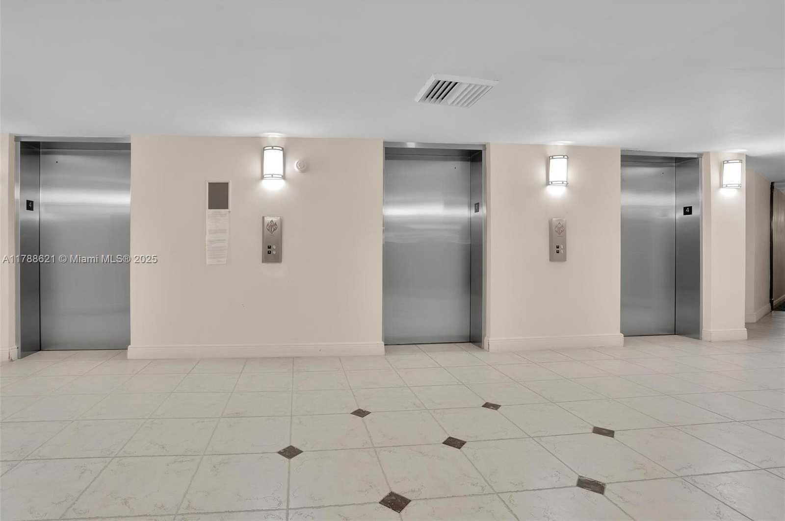Small Image of 600 PARKVIEW DR #422(+DEN), Hallandale Beach Number 35