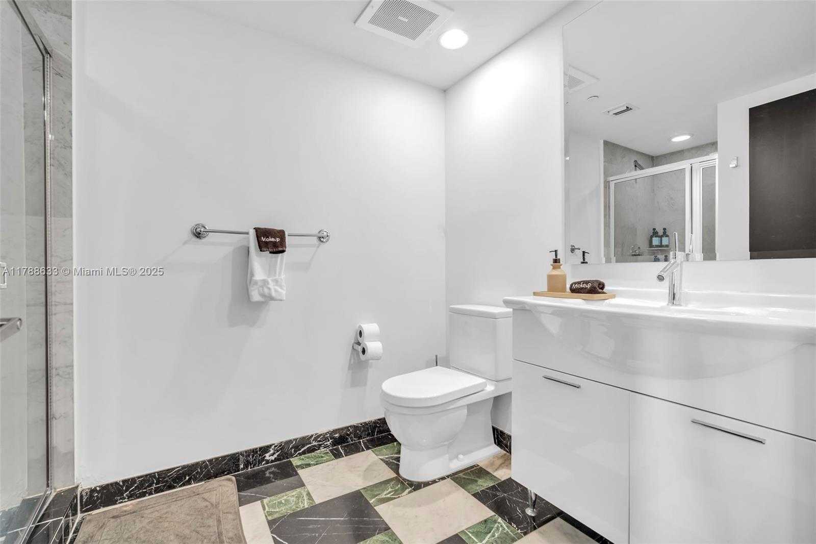 Small Image of 485 BRICKELL AVE #2508, Miami Number 15