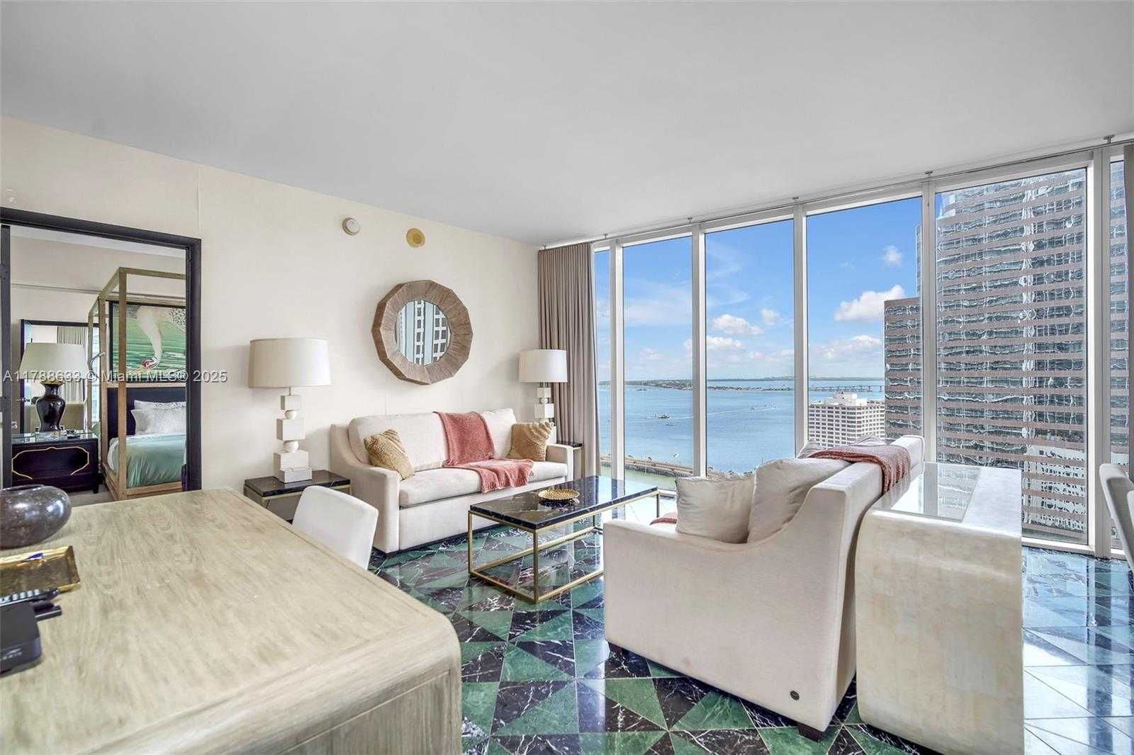Small Image of 485 BRICKELL AVE #2508, Miami Number 3