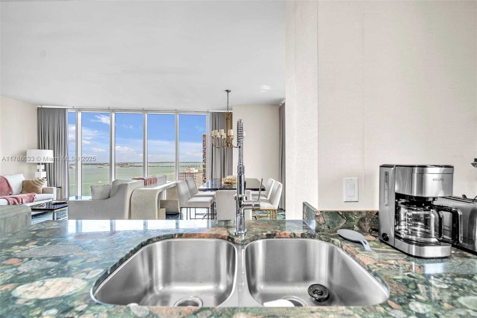 Small Image of 485 BRICKELL AVE #2508, Miami Number 7