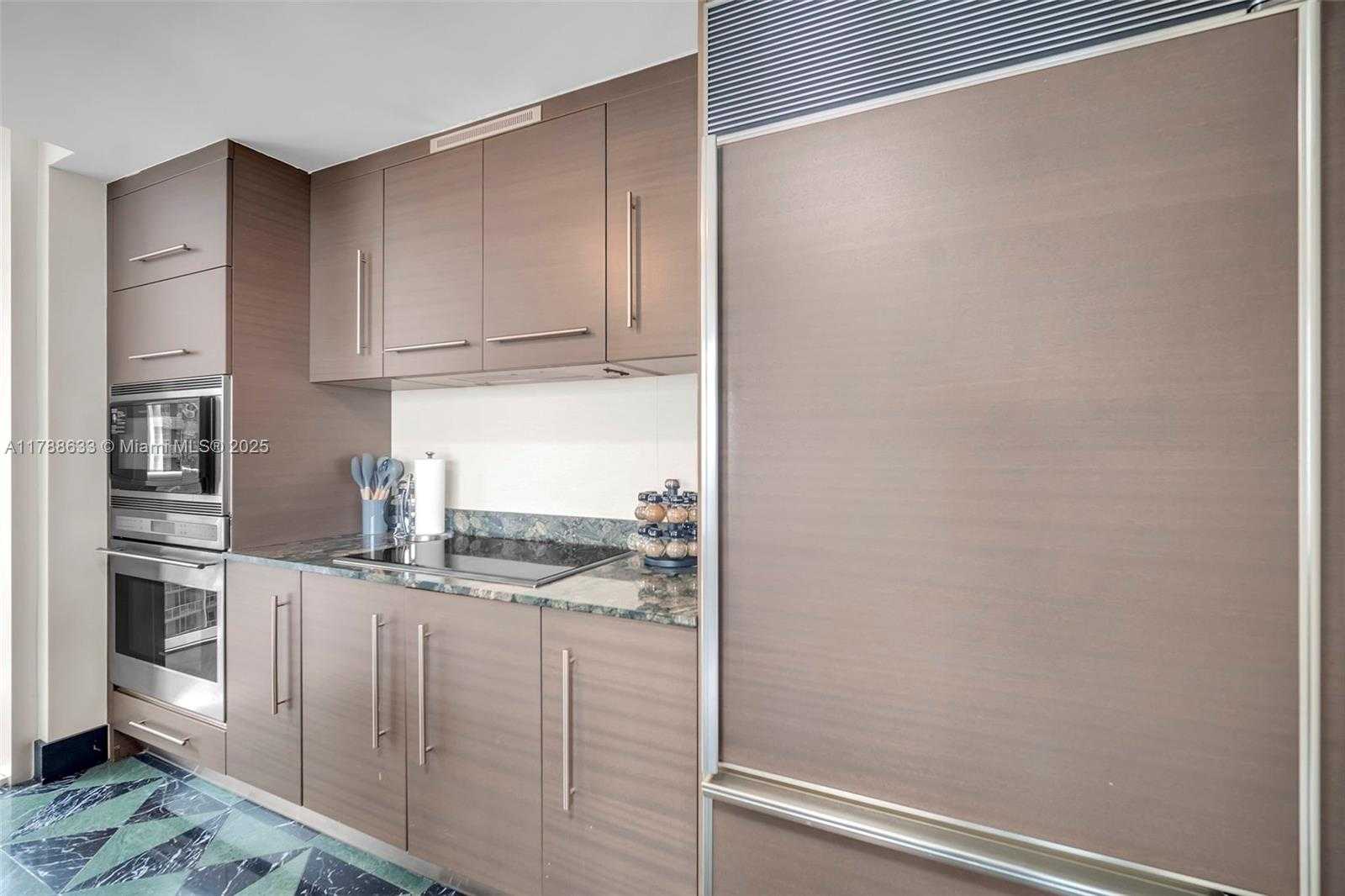 Small Image of 485 BRICKELL AVE #2508, Miami Number 9