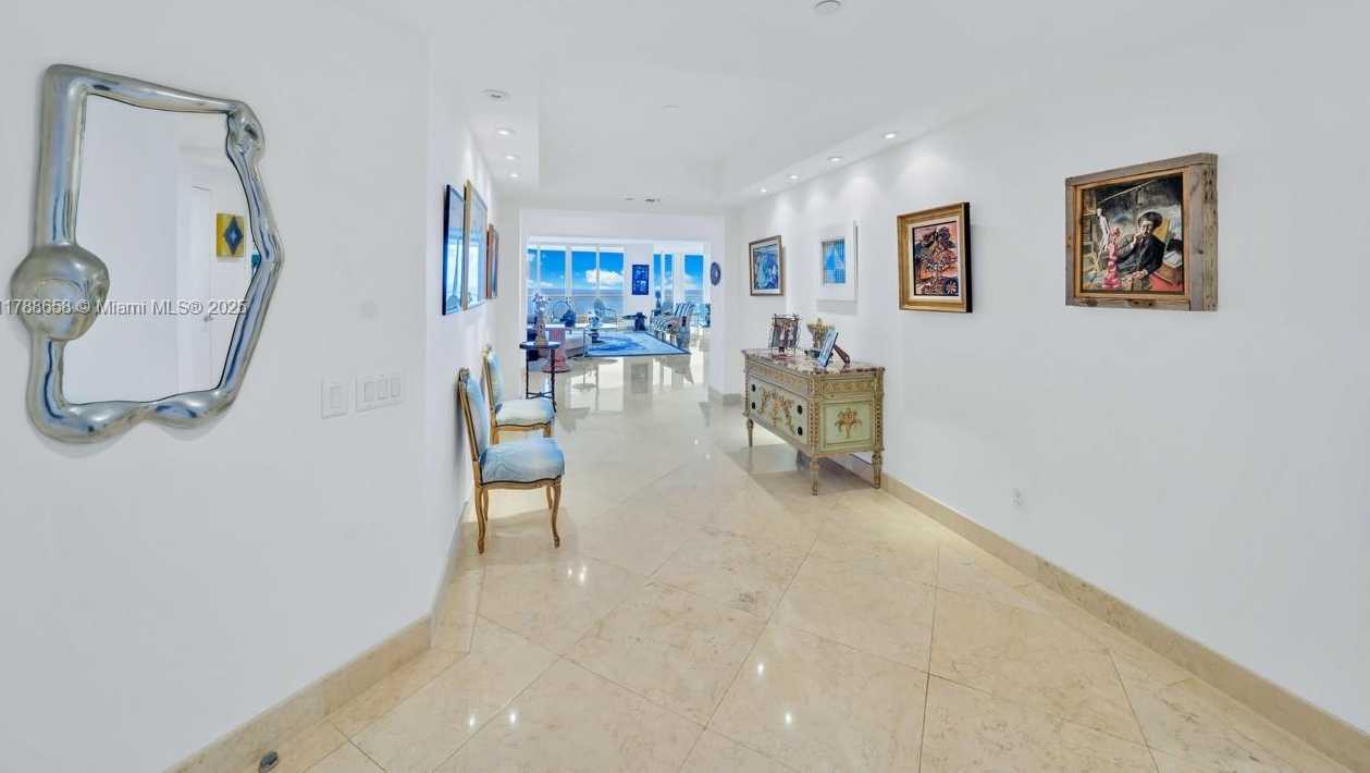 Small Image of 21200 POINT PL #1901, Aventura Number 13