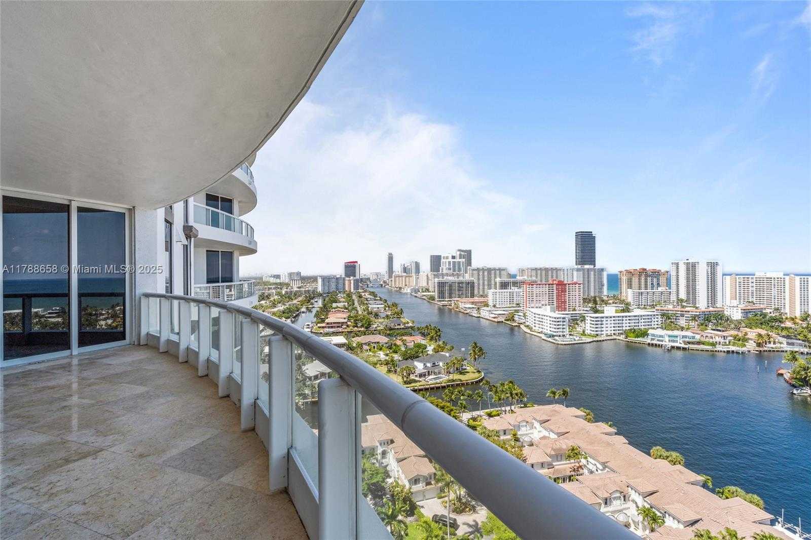 Small Image of 21200 POINT PL #1901, Aventura Number 16