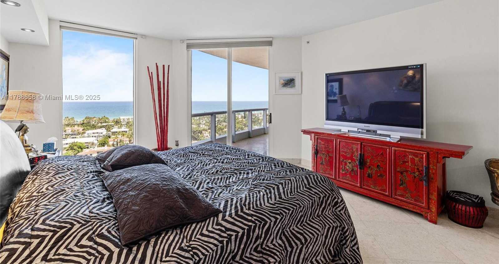 Small Image of 21200 POINT PL #1901, Aventura Number 18