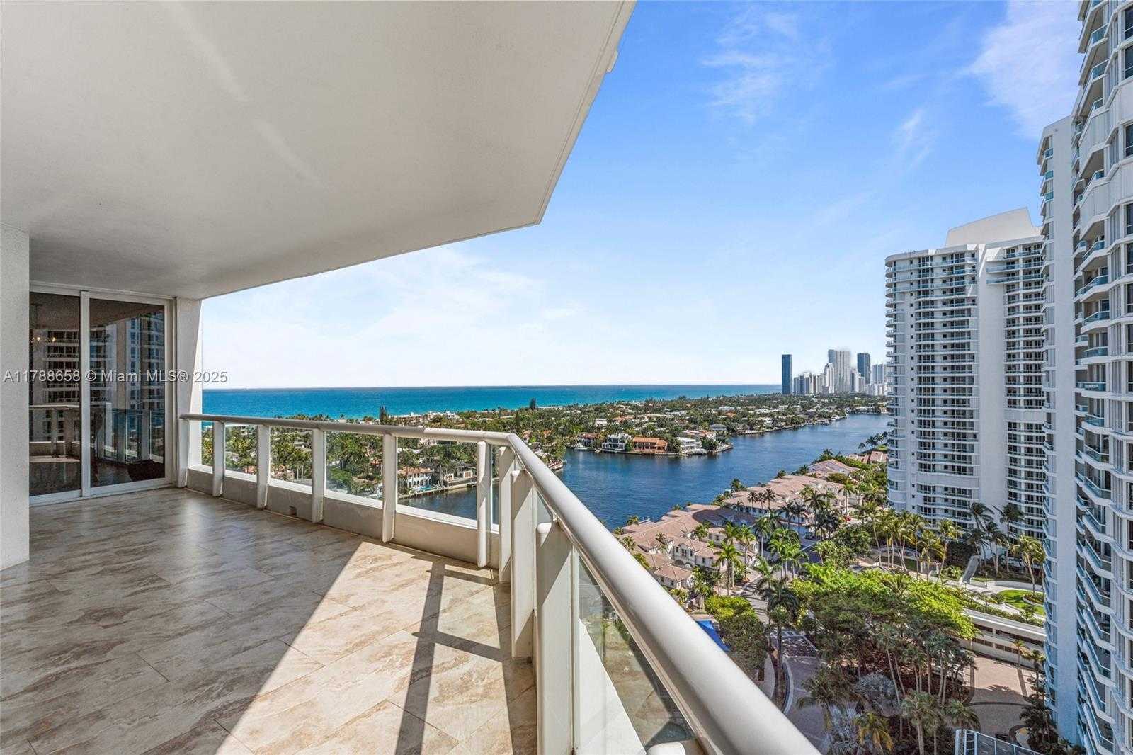 Small Image of 21200 POINT PL #1901, Aventura Number 27