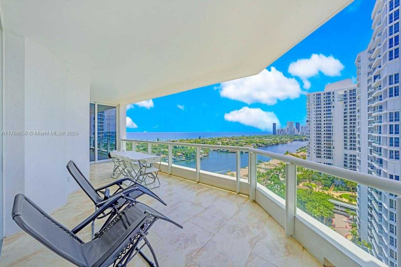 Small Image of 21200 POINT PL #1901, Aventura Number 32