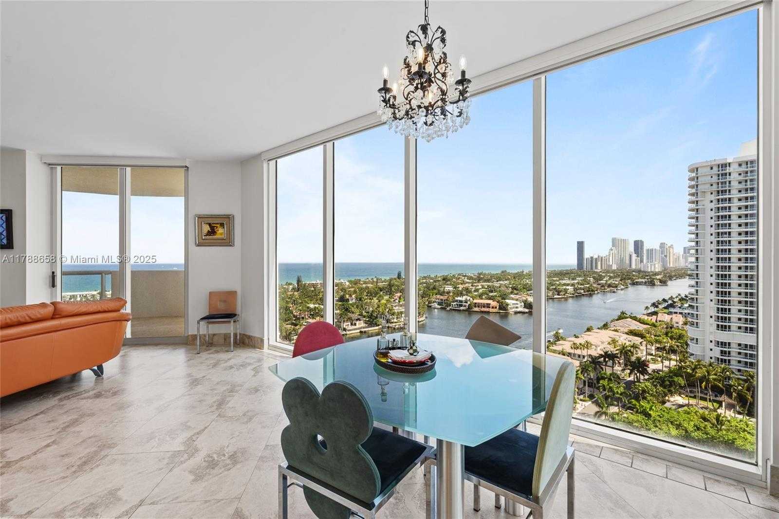 Small Image of 21200 POINT PL #1901, Aventura Number 4