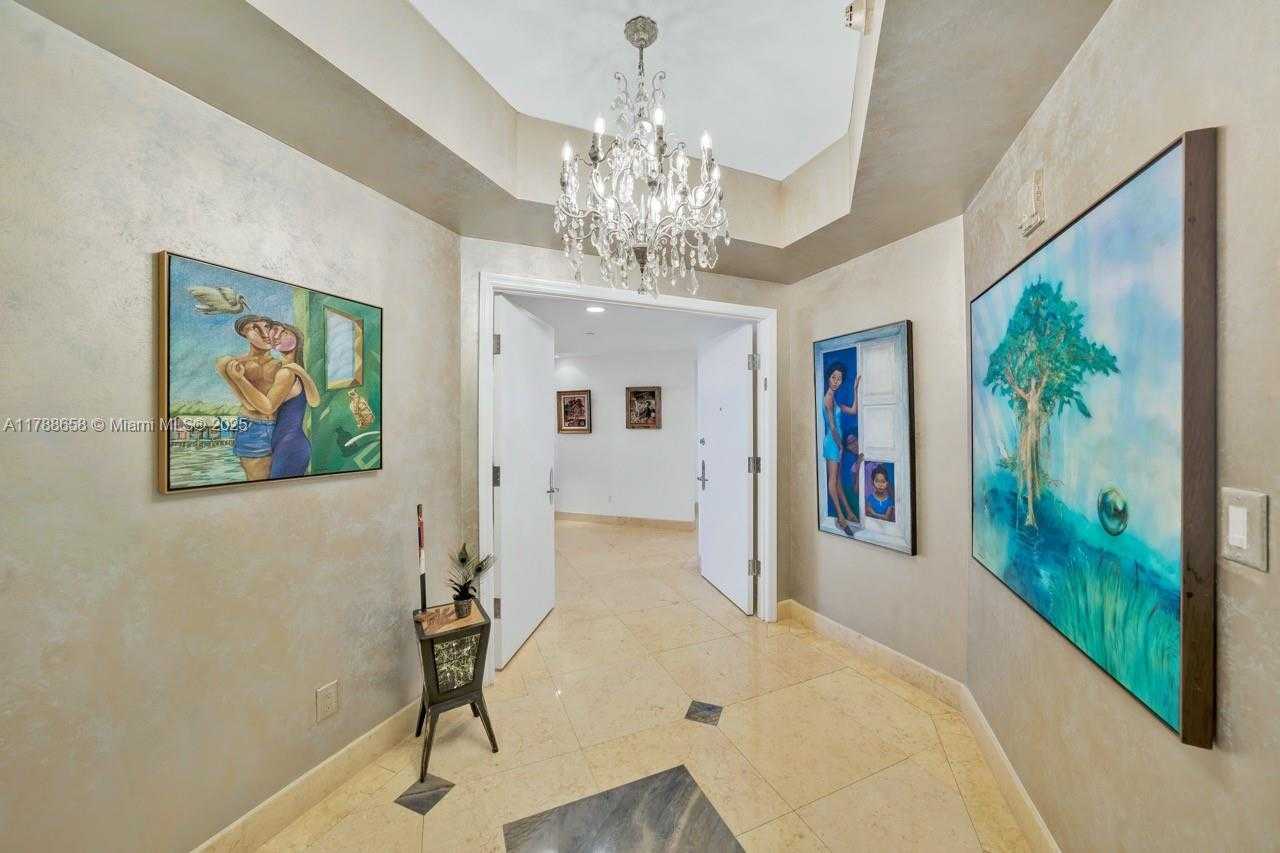 Small Image of 21200 POINT PL #1901, Aventura Number 40