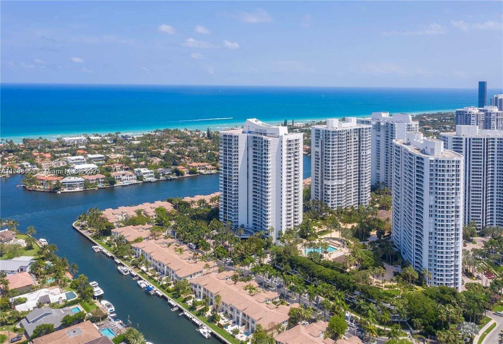 Small Image of 21200 POINT PL #1901, Aventura Number 44