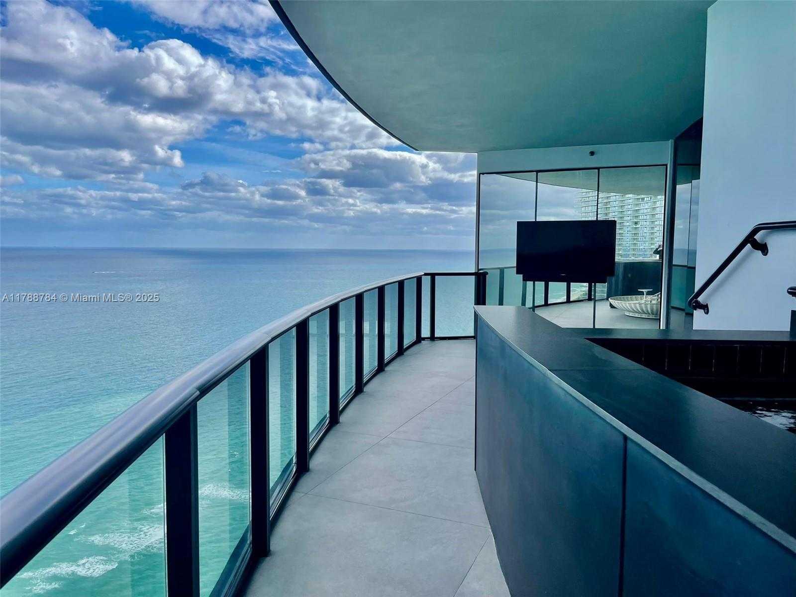 Small Image of 18555 COLLINS AVE #3705, Sunny Isles Beach Number 4
