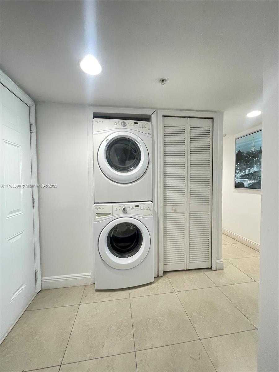 Small Image of 1690 #303, Miami Number 11