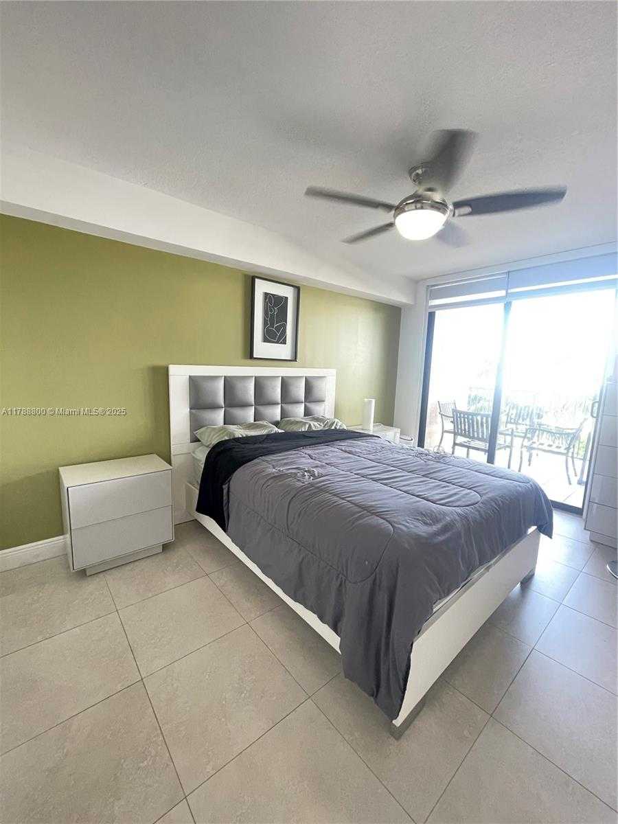 Small Image of 1690 #303, Miami Number 17