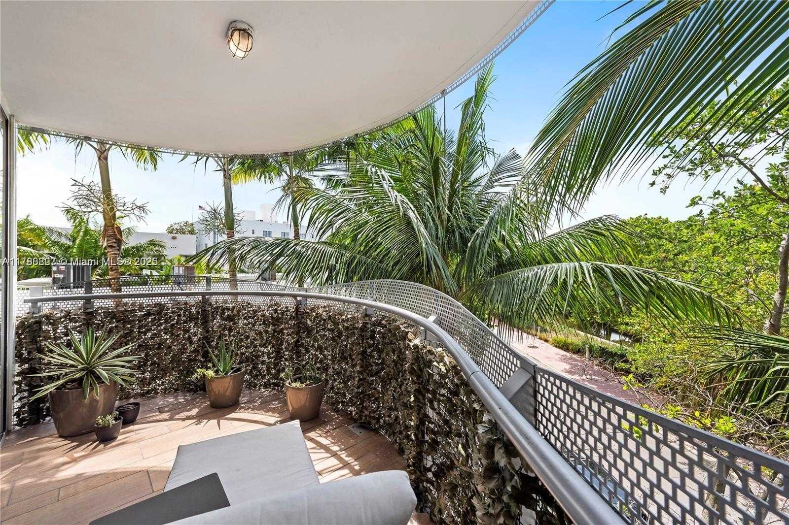 Small Image of 2155 WASHINGTON CT #309, Miami Beach Number 18