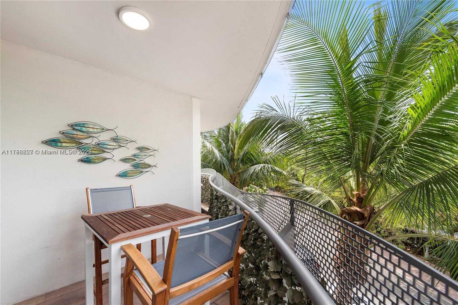 Small Image of 2155 WASHINGTON CT #309, Miami Beach Number 19