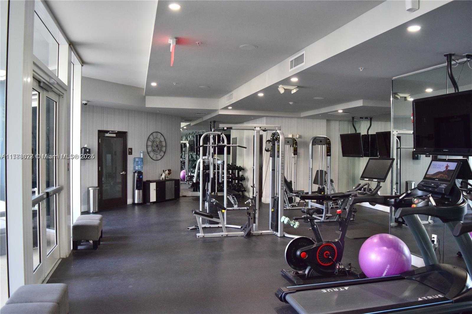 Small Image of 2155 WASHINGTON CT #309, Miami Beach Number 29