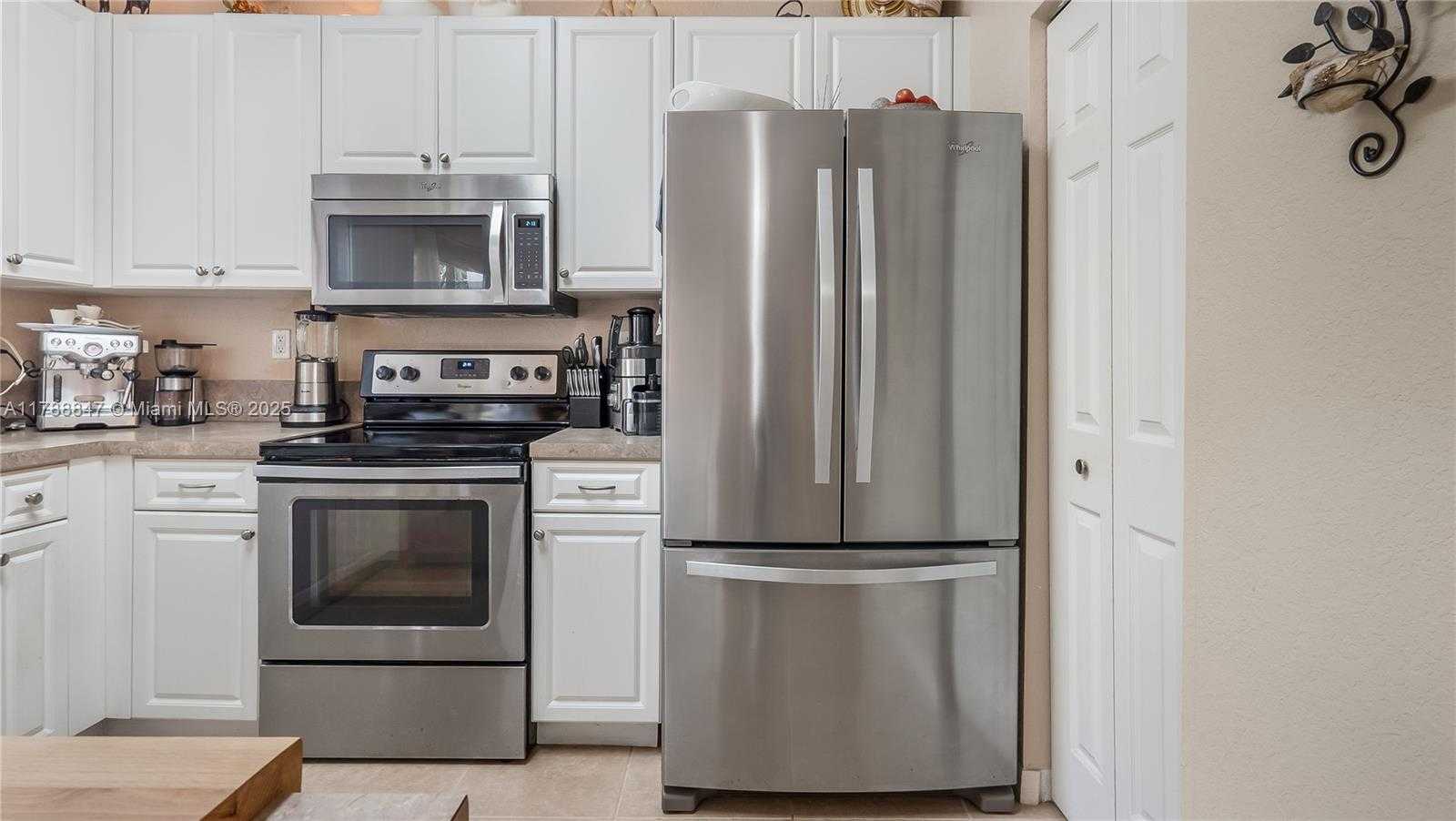 Small Image of 12752 SOUTH WEST 49TH CT, Miramar Number 10