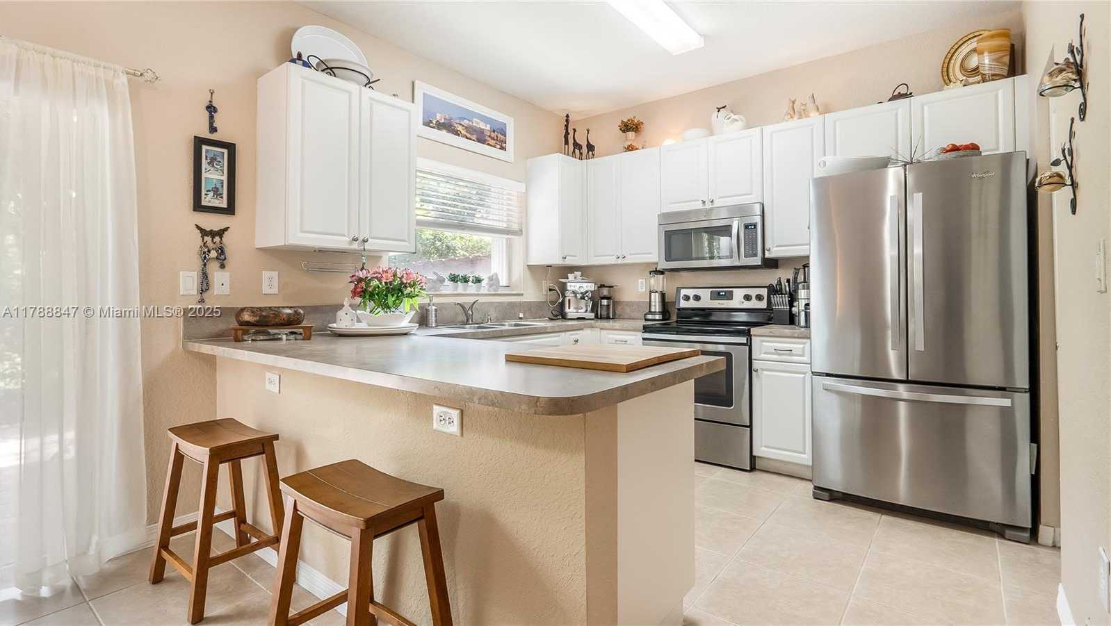 Small Image of 12752 SOUTH WEST 49TH CT, Miramar Number 11
