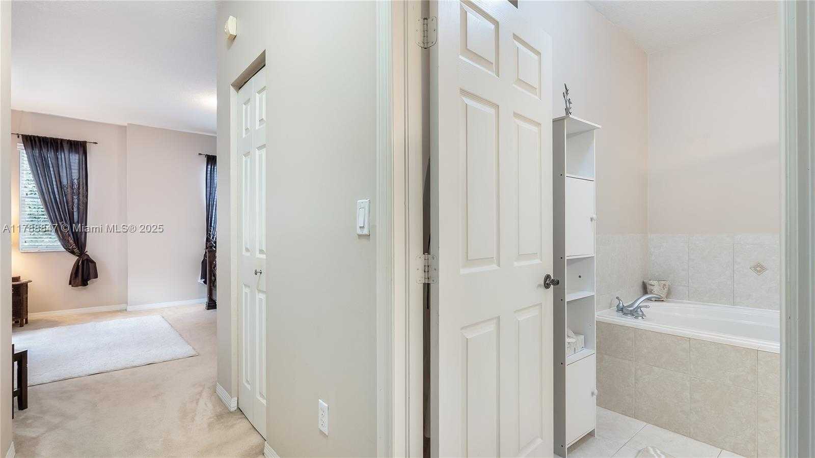 Small Image of 12752 SOUTH WEST 49TH CT, Miramar Number 19