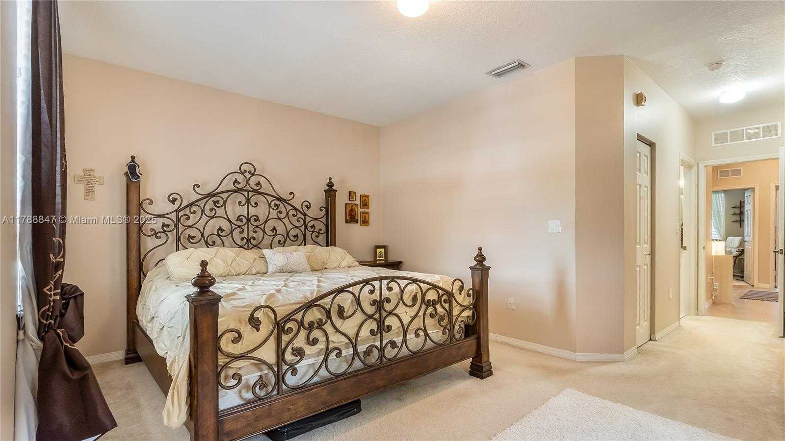 Small Image of 12752 SOUTH WEST 49TH CT, Miramar Number 23
