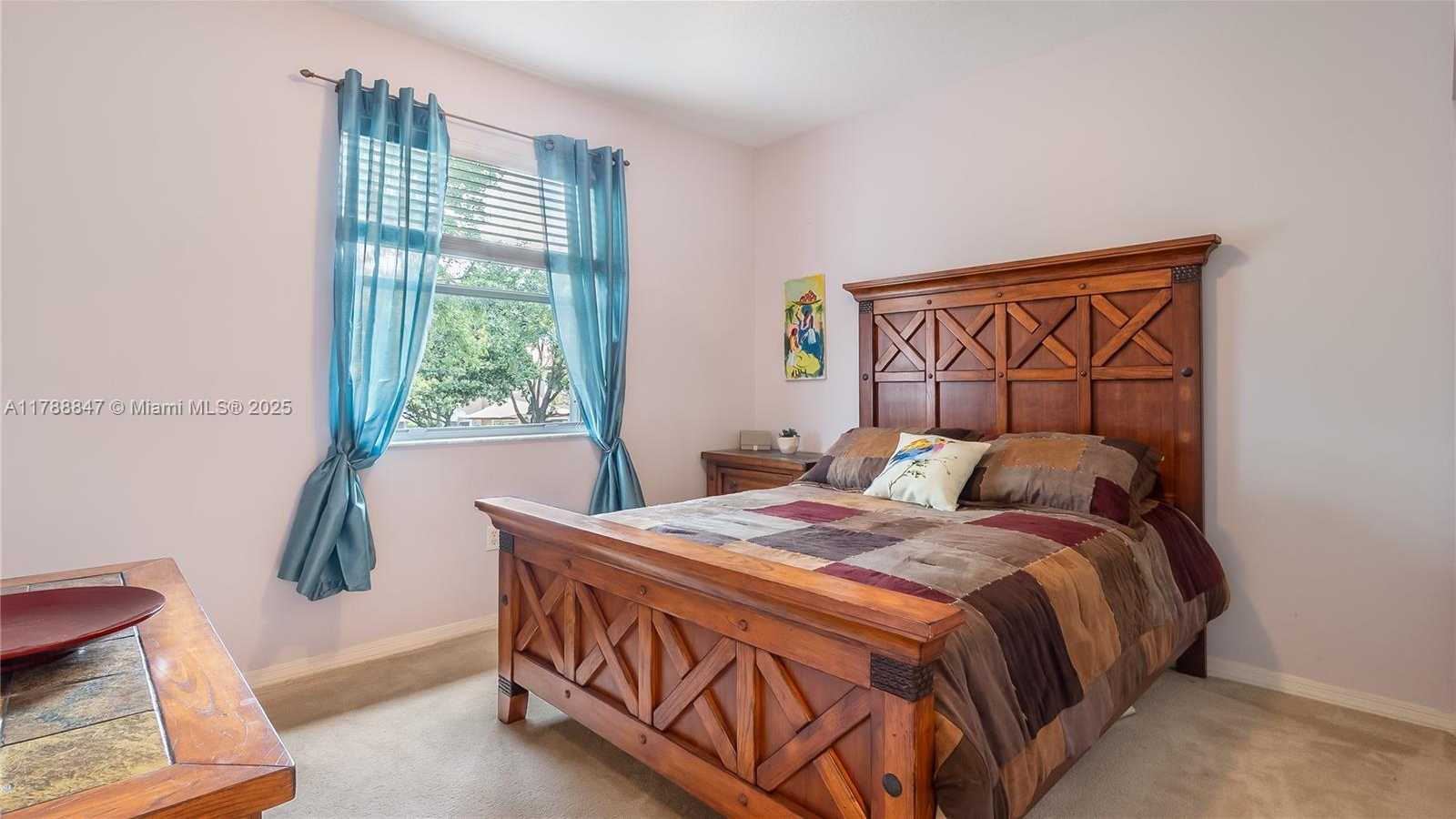 Small Image of 12752 SOUTH WEST 49TH CT, Miramar Number 24