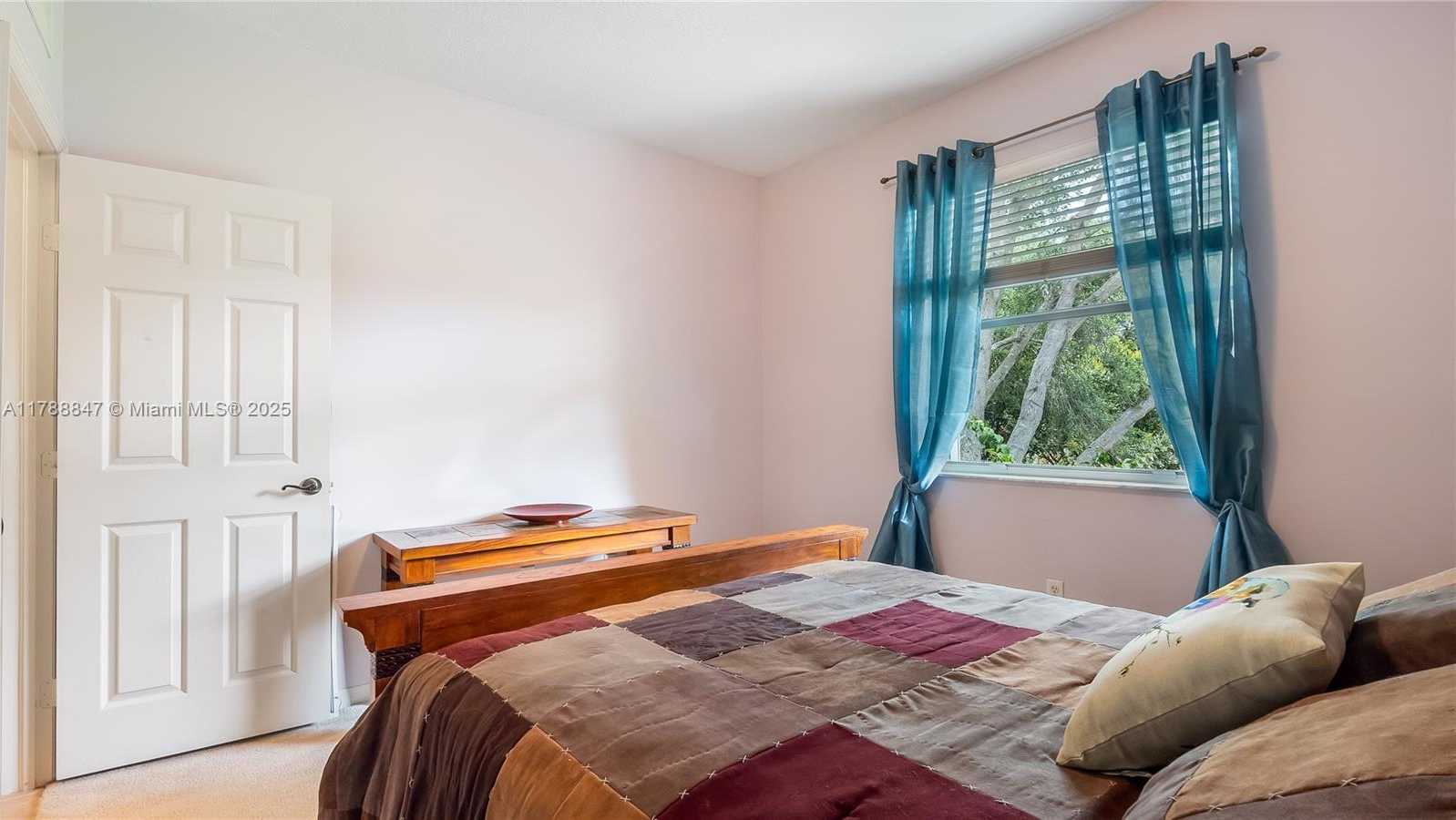 Small Image of 12752 SOUTH WEST 49TH CT, Miramar Number 25
